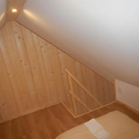 Wypoczynek Pod Skarpa Quarto em Acomodações Particulares *